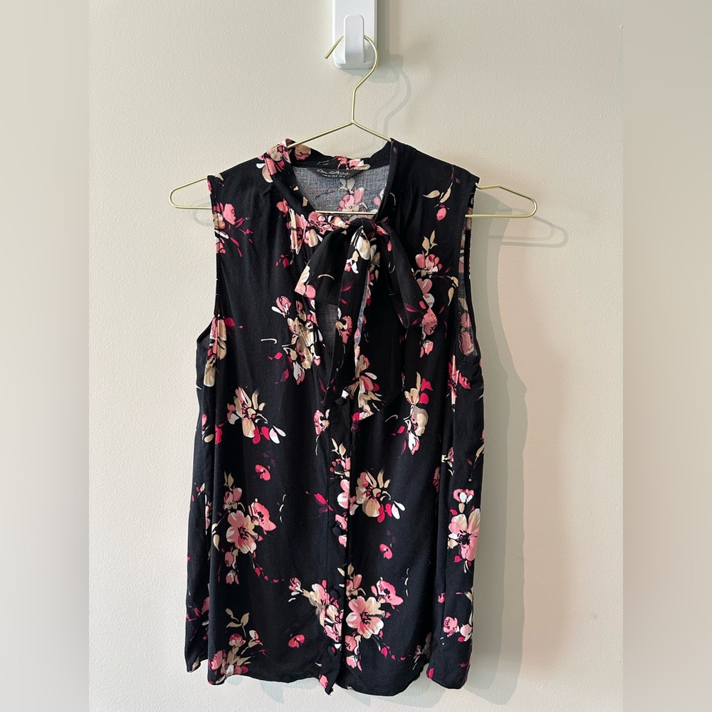 Miss Selfridge Front-Tie Floral Sleeveless Top - Black and Pink size 4